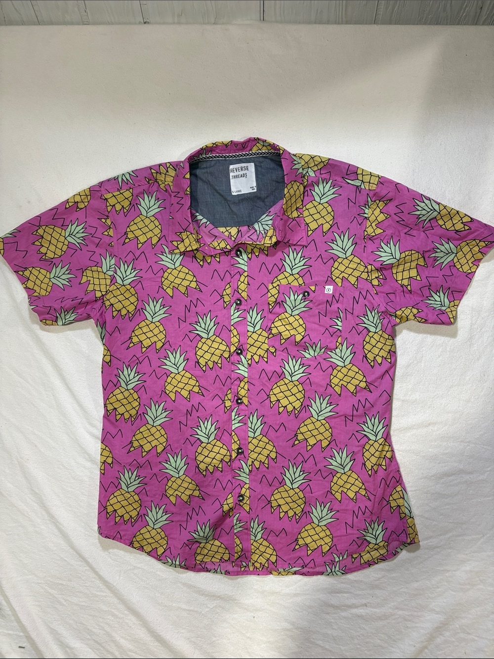 Reverse Threads Men’s XL Pink Pineapple Graphic Casual Button Up Shirt